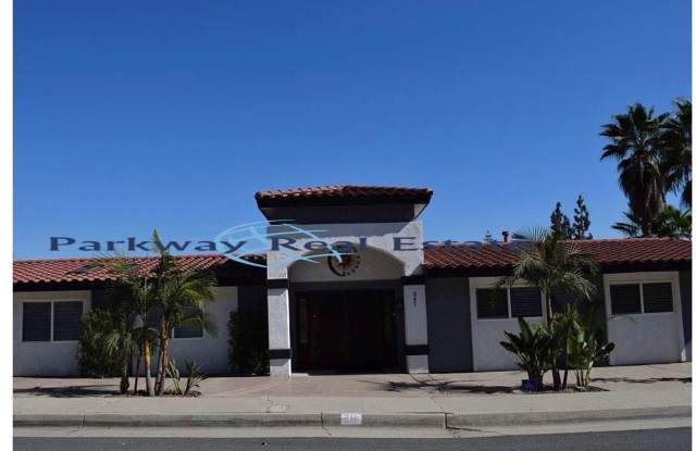 4 Bedroom Home with a View Gallery 1