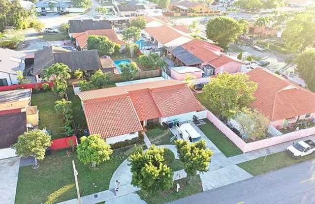 9972 Southwest 4th Street - 9972 Southwest 4th Street, Fountainebleau, FL 33174