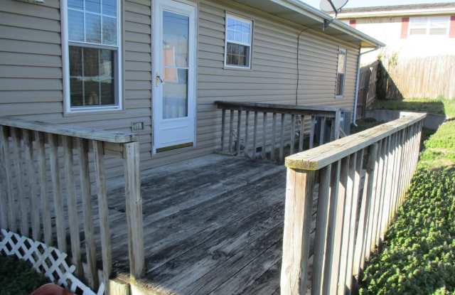 Newly Renovated Nice 3 bedroom 1.5 Bath Home In Branson MO photos photos