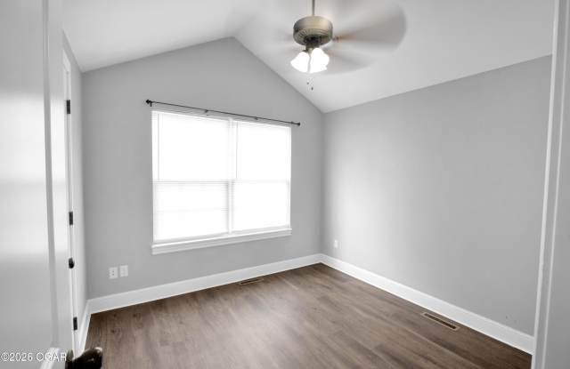 2019 S Pennsylvania Avenue Gallery 1