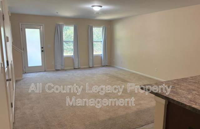 2072 Belmont Cir Gallery 3