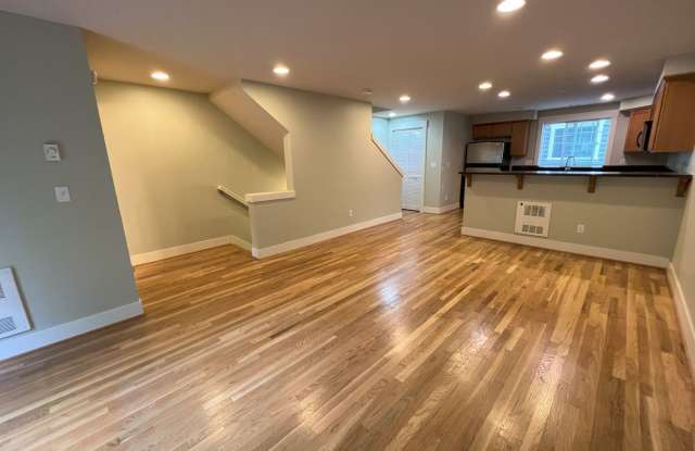12341 10th Place NE # B Gallery 4