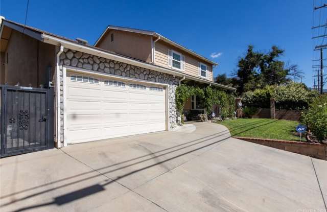 9968 Tujunga Canyon Boulevard Gallery 3