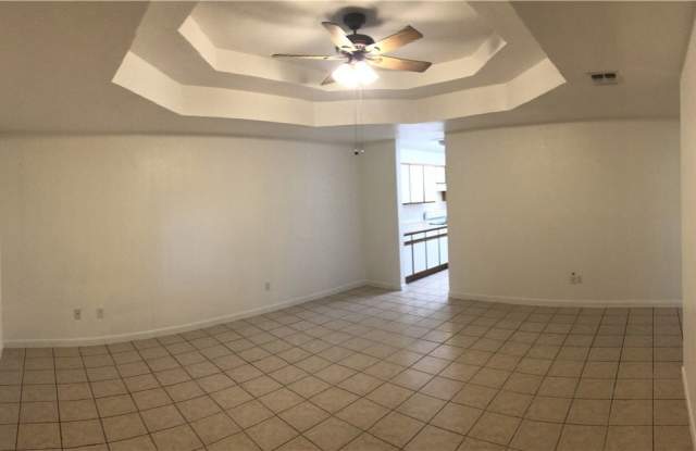 2744 N Heynis Gallery 4
