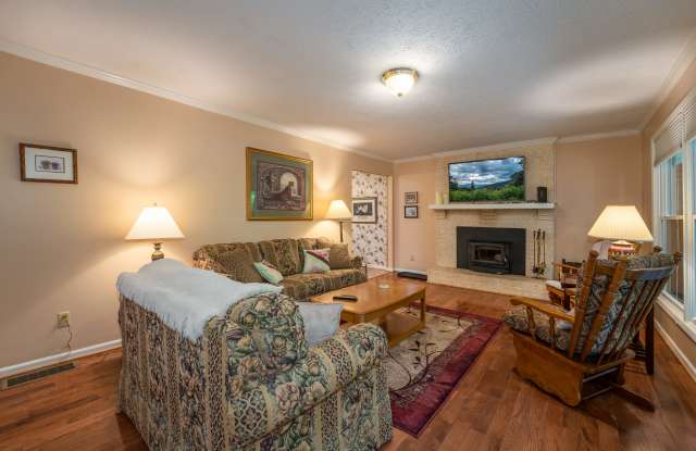 128 Wooden Bridge Road Gallery 2