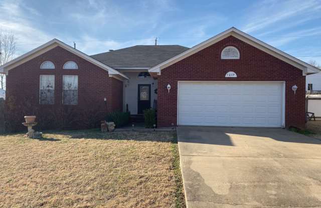 Cozy 3 Bedroom/2 Bathroom Home for Rent in Greenwood photos photos
