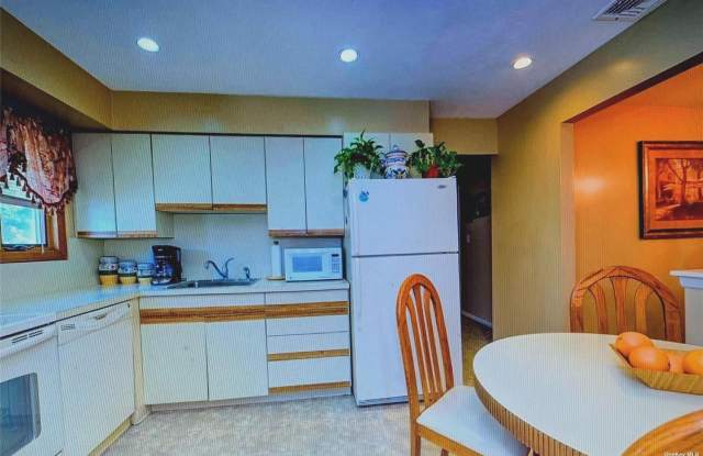 2455 Frederick Court Gallery 2