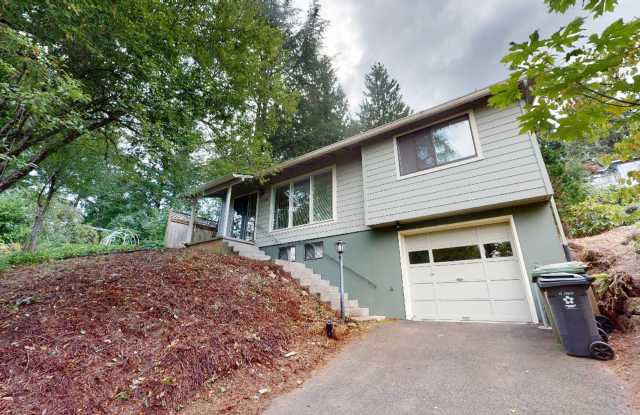 Lake Oswego/ Palisades - Hardwoods, Finished Daylight Basement, Pet Friendly photos photos