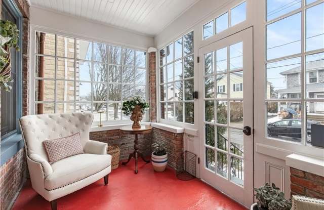21 Bedlow Avenue Gallery 3