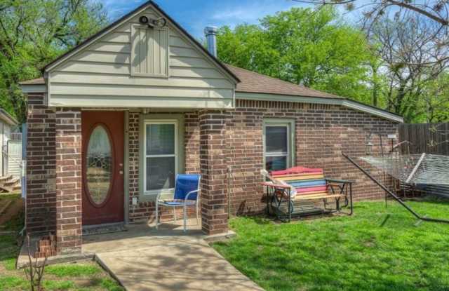 Adorable 1 bd 1Ba apartment with yard photos photos