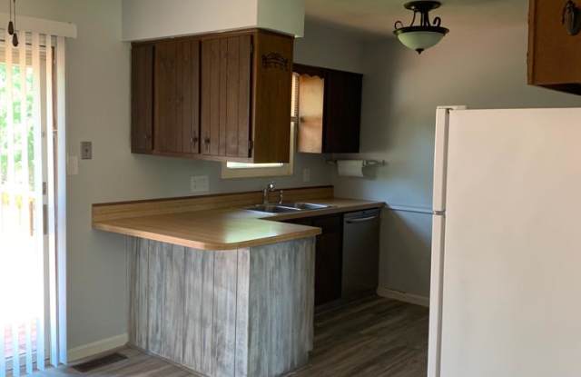 7366 Oakdale Dr. Gallery 3