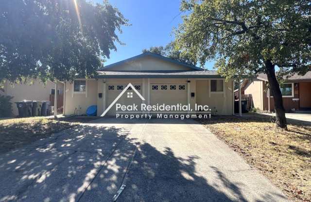 Charming Citrus Heights 2bd/1ba Home with 1 Car Garage Gallery 1