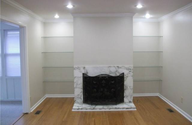 12337 North Brompton Road Gallery 3