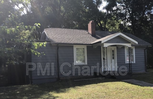 1715 W Davidson Ave - 1715 West Davidson Avenue, Gastonia, NC 28052