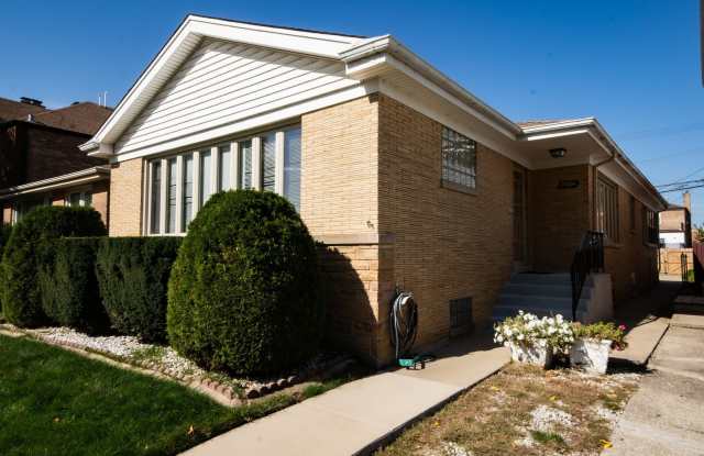 2804 W Estes Avenue Gallery 2