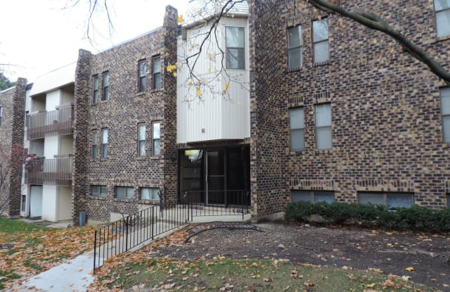 2275 Country Club Drive - 2275 Country Club Drive, Woodridge, IL 60517