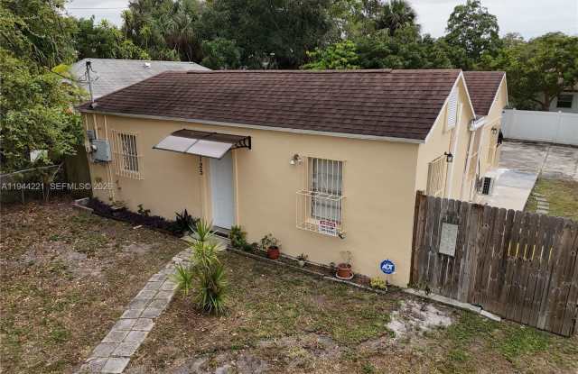 125 NW 4th Ave photos photos