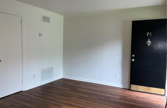 75 Roswell Court NE Gallery 4
