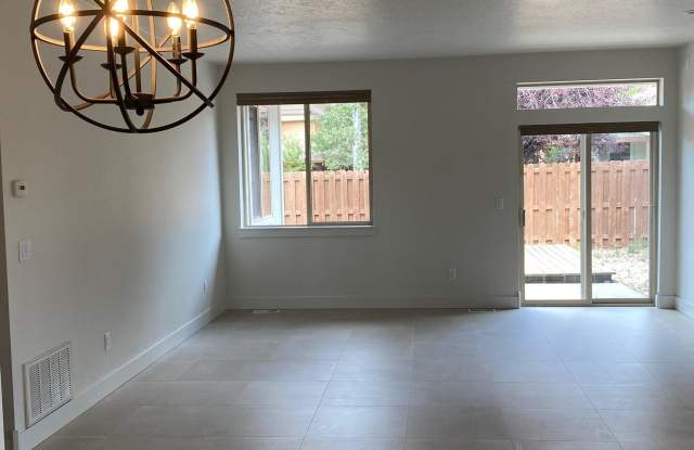 1032 Lincoln Lane Gallery 3