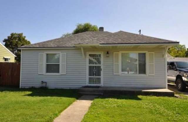 Great updated 2 bed 1 bath, 2 car garage photos photos Great updated 2 bed 1 bath, 2 car garage photos photos
