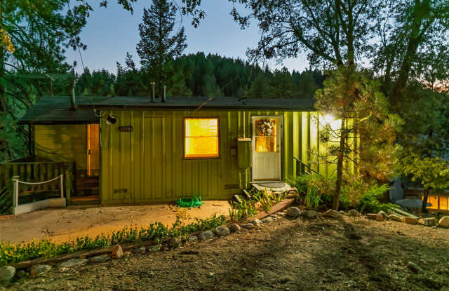 32780 Deer Lick Dr - 32780 Deer Lick Drive, Running Springs, CA 92382