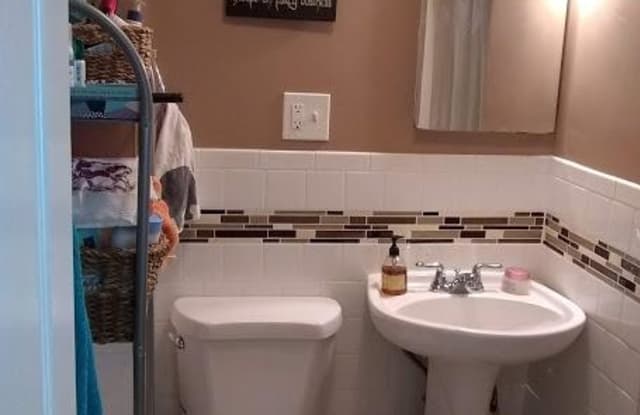 17 Aspinwall Ave. - 17 Aspinwall Ave, Brookline, MA 02445
