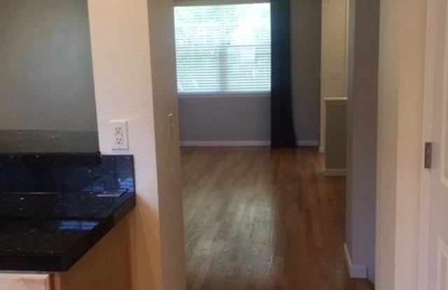 701 Roslyn St Unit 43 Gallery 4