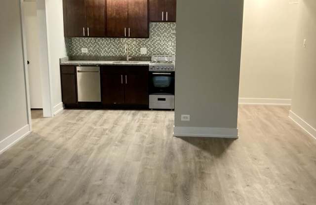 447 W Wellington photos photos