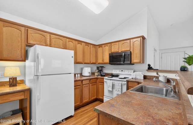 560 River View Drive Unit # 706 - 1 Gallery 2