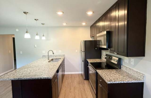 220 Oak Street photos photos