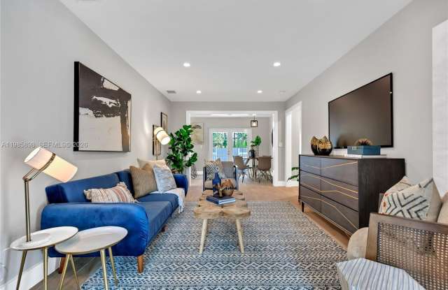 1045 NE 84th St photos photos