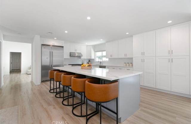 22841 Calvert St photos photos
