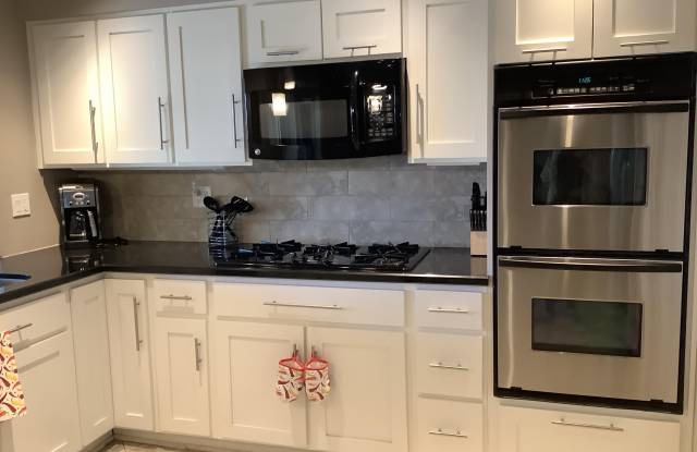 15219 N RIDGEVIEW Road Gallery 4