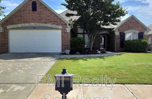 611 N Douglas St photos photos