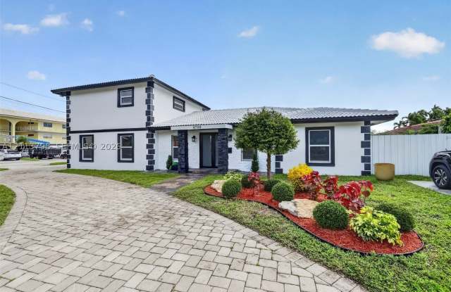4720 Bayview Dr Gallery 1
