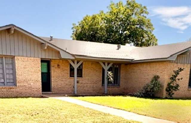 Well maintained house in great neighborhood!! Available Now! photos photos