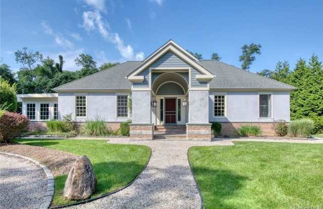 11003 Main Road Gallery 2