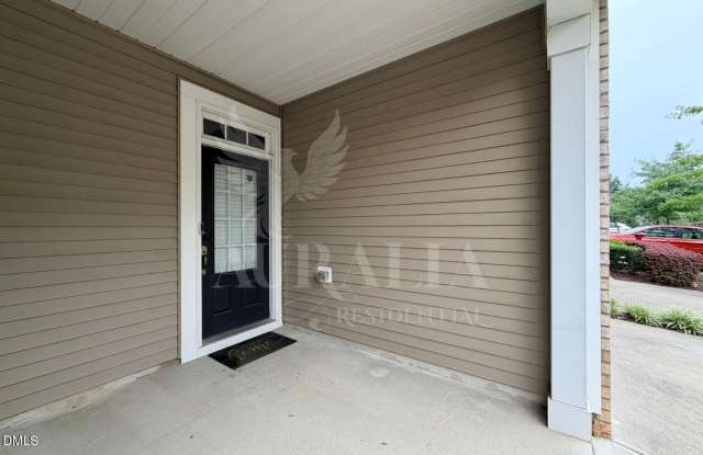 907 Saratoga Drive Gallery 4