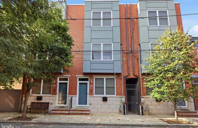 2138 KATER Street Gallery 3