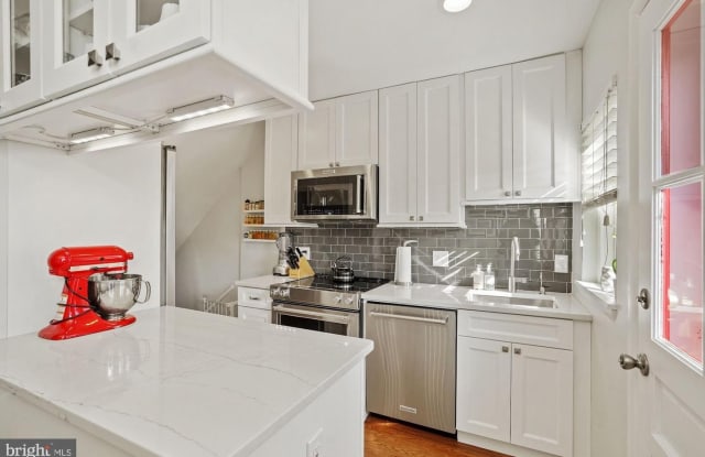 2878 S BUCHANAN ST - 2878 South Buchanan Street, Arlington, VA 22206