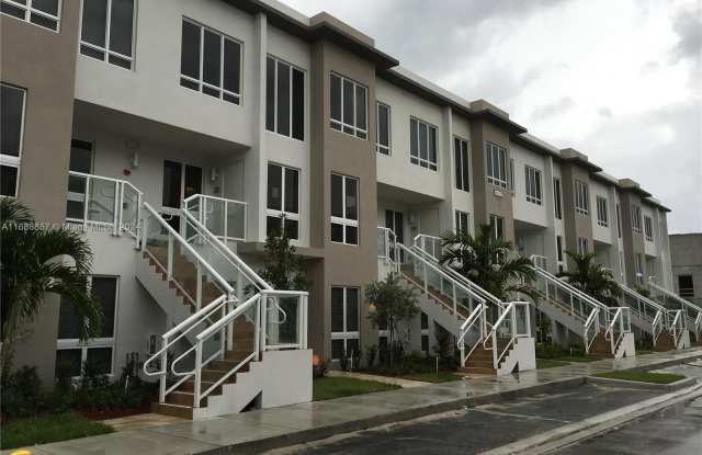 10265 NW 63rd Ter - 10265 Northwest 63rd Terrace, Doral, FL 33178