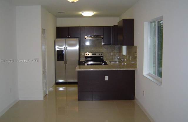 1153 SW 13th St photos photos