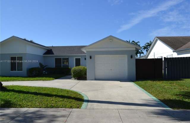 15332 SW 142nd Ct Gallery 3