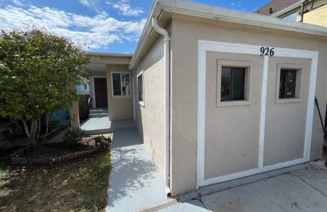 Three Bedroom House Available in Albany!!! - 926 Jackson Street, Albany, CA 94706