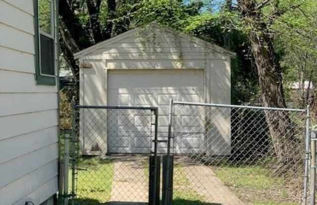 1737 Oak Hill Circle Gallery 2
