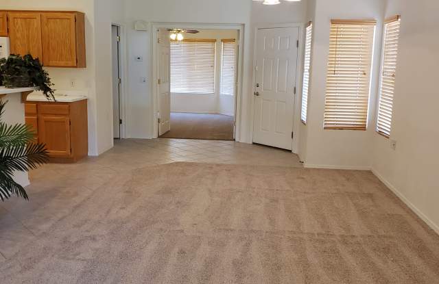 4406 Round Hill Drive Gallery 3