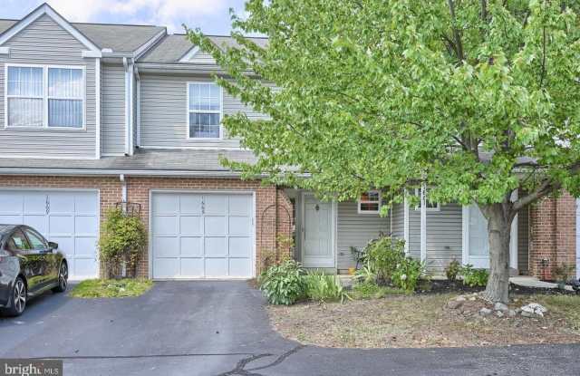 1665 MACINTOSH WAY photos photos