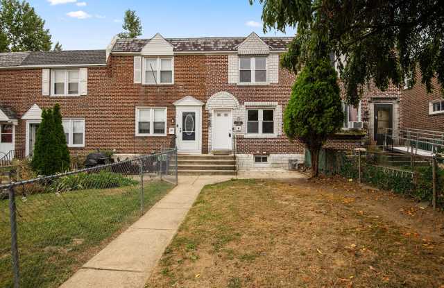 1st MONTH FREE!* Newly renovated kitchen with stainless appliances, hardwood floors, central A/C and garage! Small pets OK!* - 230 West Washington Avenue, Clifton Heights, PA 19018