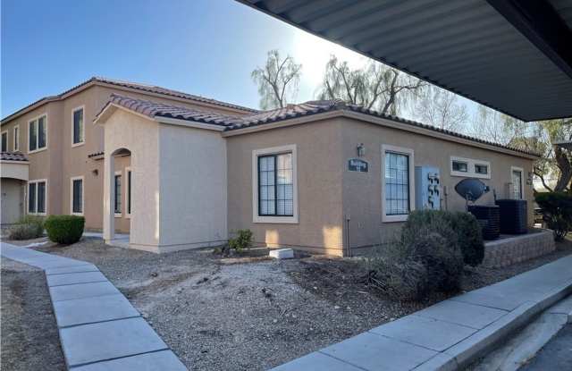 Modern Single-Level Living with Gourmet Kitchen! Gallery 3