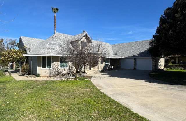 Peaceful Nuevo Living with Gated Driveway, Spacious Layout and Outdoor Living photos photos